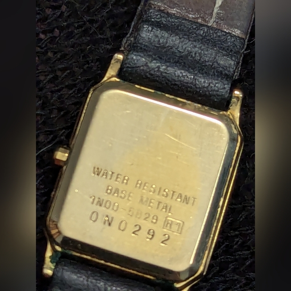 Womens LaSalle gold toned case band still have its original. Working like new - Picture 7 of 9